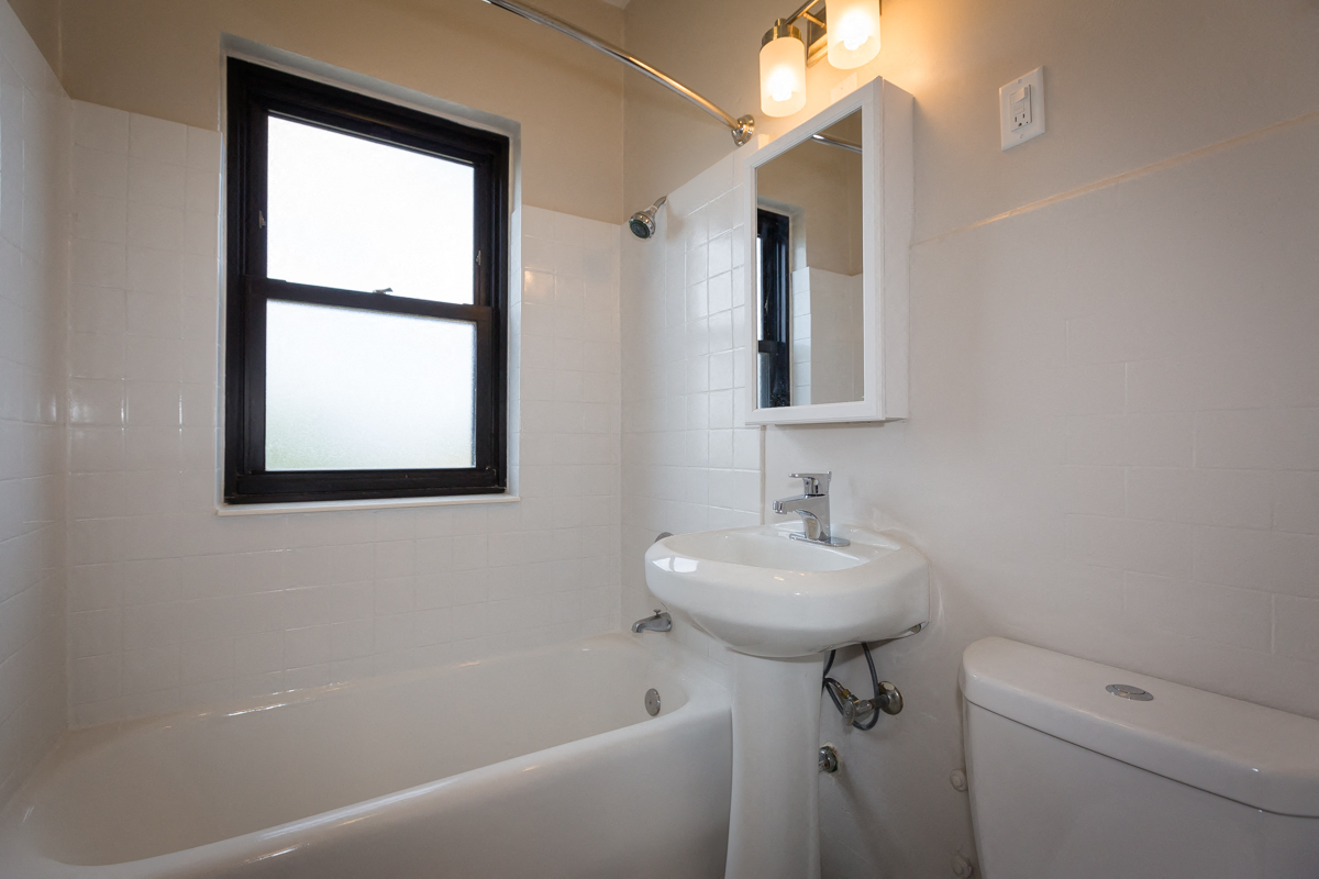 renovated bathroom hyde park chicago apartment for rent